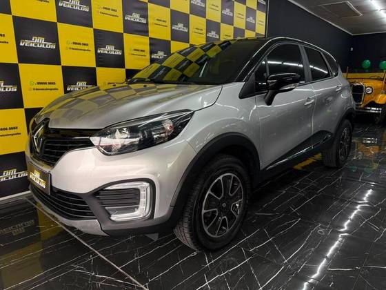 RENAULT CAPTUR 1.6 16V SCE FLEX LIFE X-TRONIC RENAULT CAPTUR 1.6 16V SCE FLEX LIFE X-TRONIC